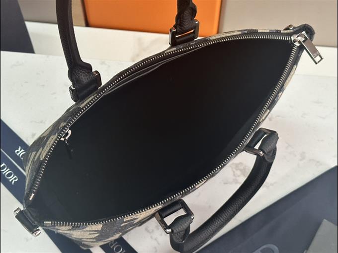 2025228Y 550P2031464